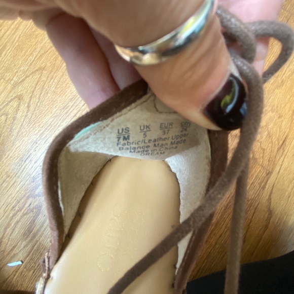 Trendy Flats - Strappy and Fabulous - Picture 5 of 6